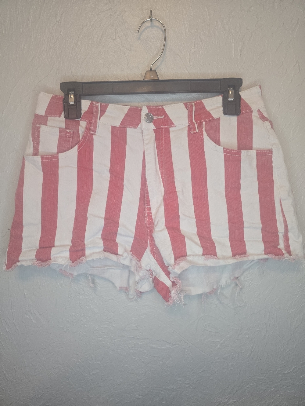 Saints & Hearts Striped Denim Shorts Women’s L Red White Frayed High Rise